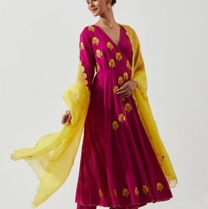 Label Earthen Angrakha & Pant set!